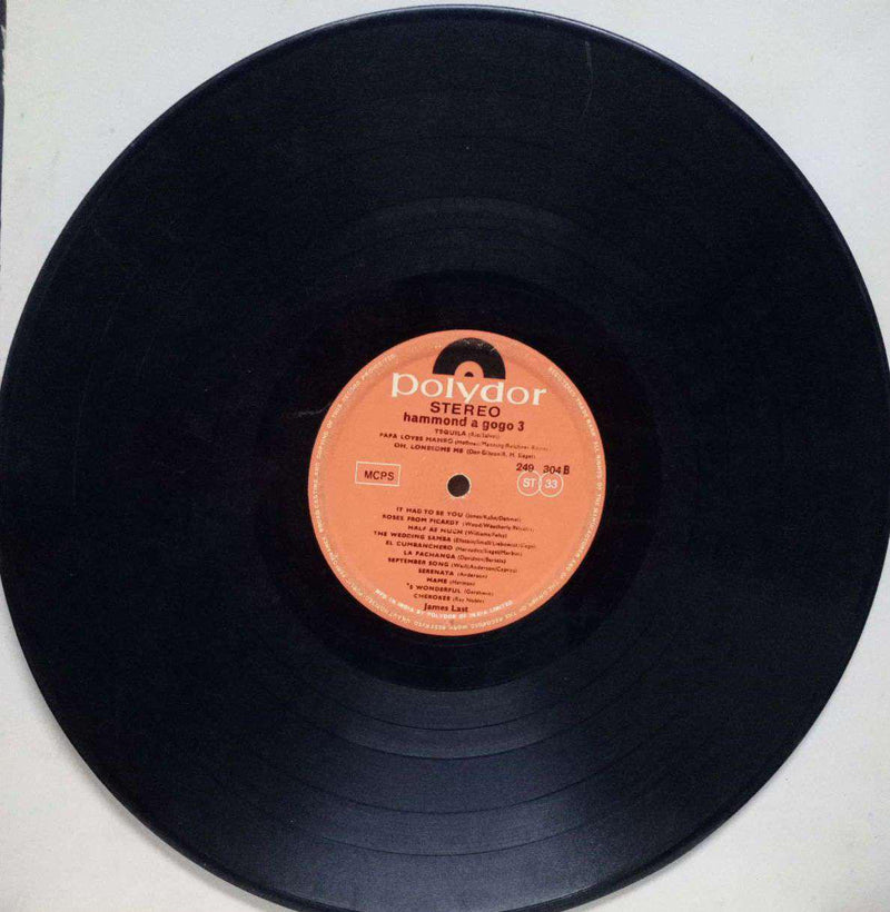 No Sleeve by Hammond A Gogo 3 — LP vinyl record cover