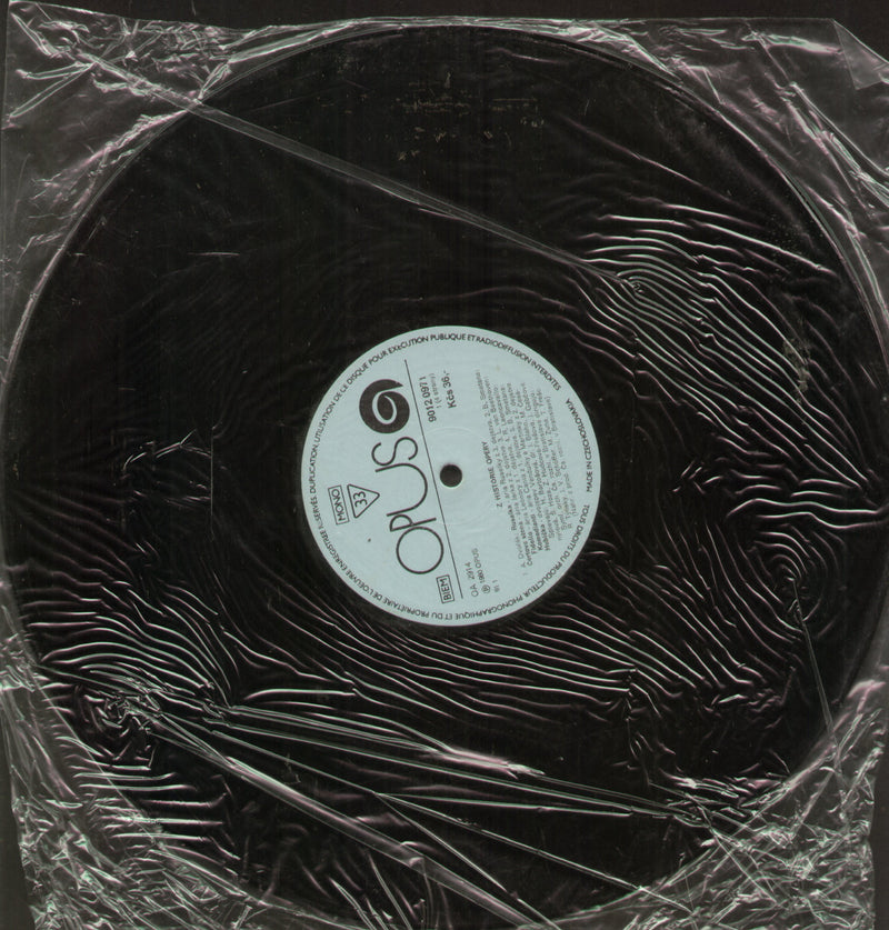 No Sleeve by Z Historie Opery — LP vinyl record cover